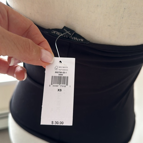 Banana Republic Black Halter Top - Picture 4 of 4